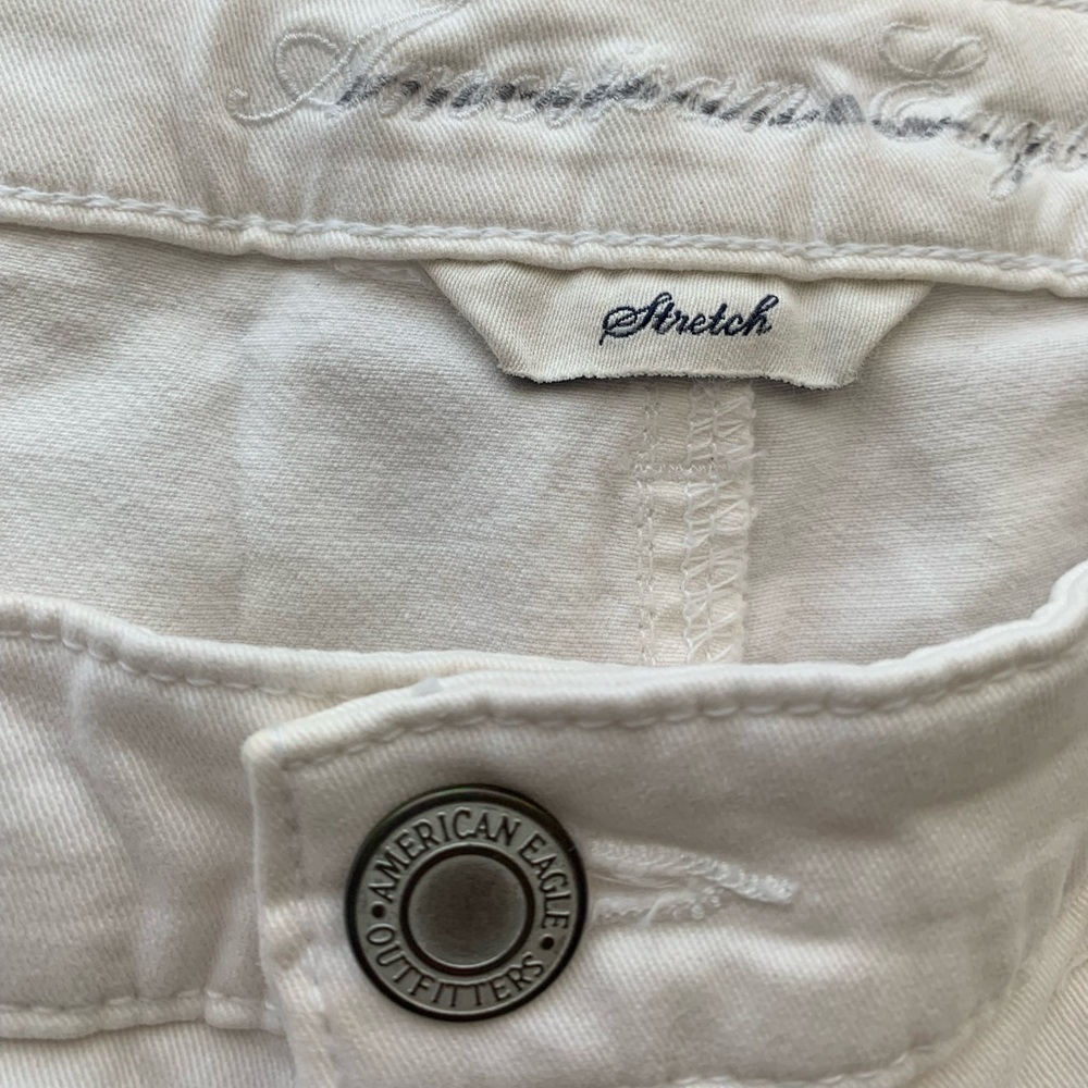American Eagle White Straight Jeans Size 12/11